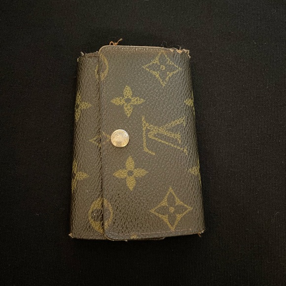 Louis Vuitton 6 Key Holder - Picture 1 of 12